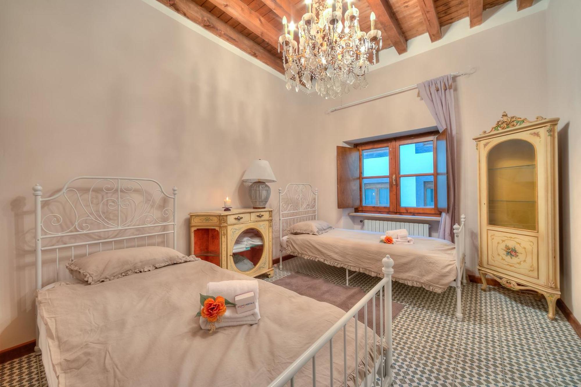 Laetitia Salo-Historic Center Near Lake - Happy Rentals Экстерьер фото